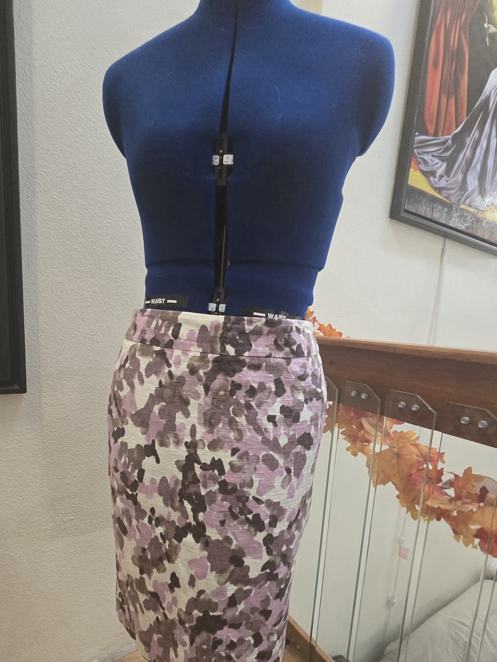 Ann Taylor Size 6 Purple Lavender Abstract Camo Floral Jacquard Pencil Skirt